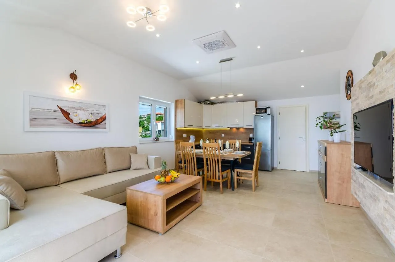 Apartment Abros Potkrovlje Crikvenica